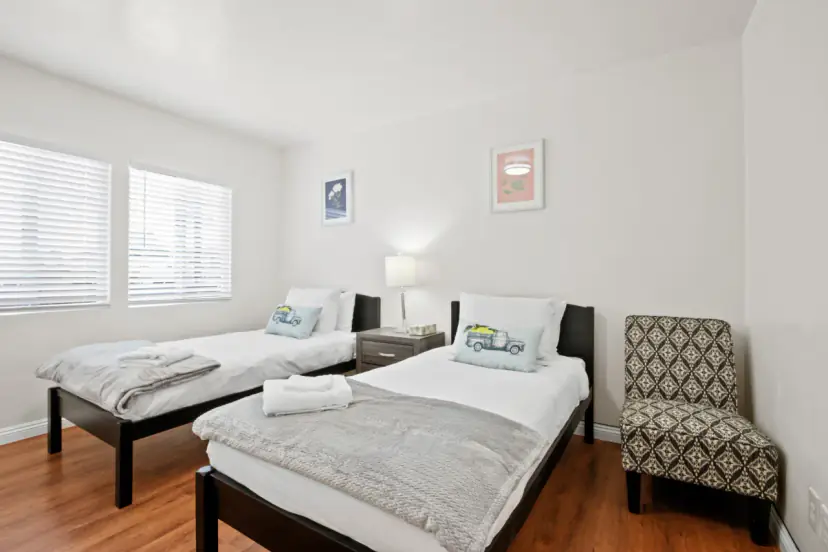 Bedroom with two twin beds