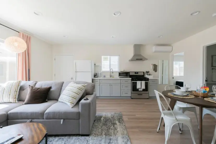 Open living room, kitchen and dining table