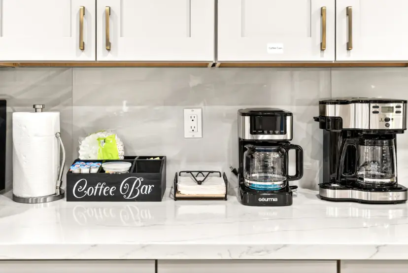 Coffee bar with two coffee makers