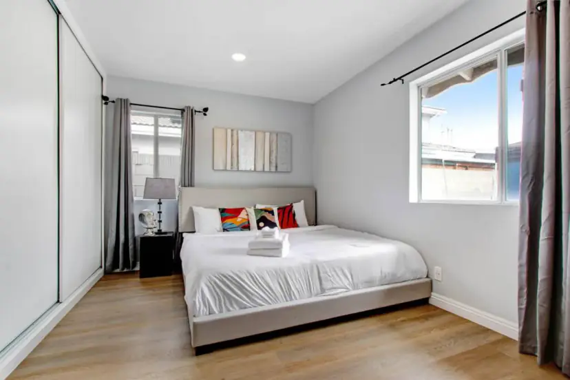 Bedroom with a king bed and a sliding closet
