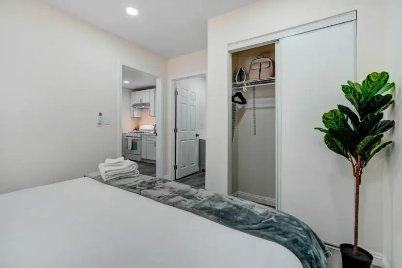 Bedroom with a sliding closet